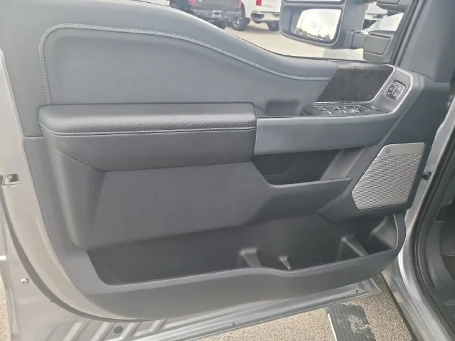 Used 2024 Silver Ford Lariat image 17