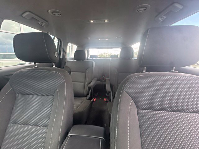 Used 2023 White GMC SLE image 17