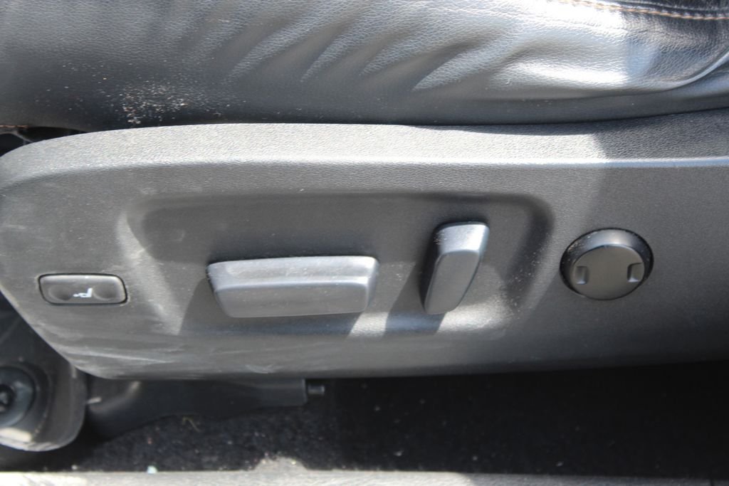 Used 2014 Gray Toyota Limited image 13