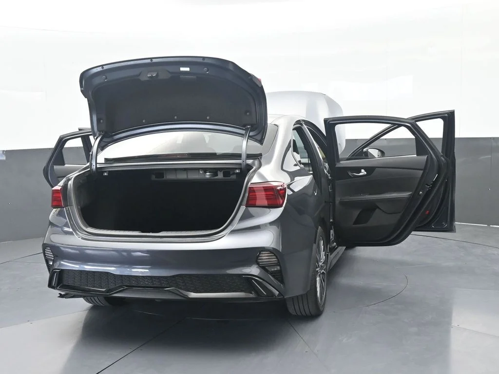 Used 2024 Gravity Gray Kia GT-Line image 75