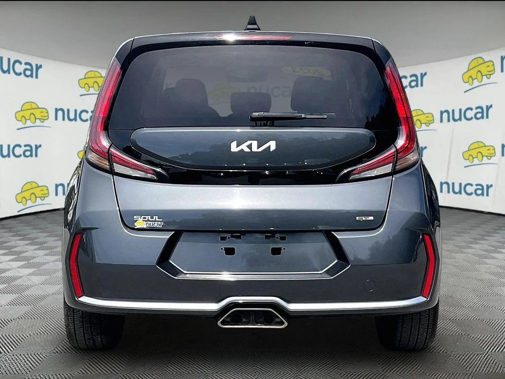 Used 2023 Gravity Gray Kia GT-Line image 5