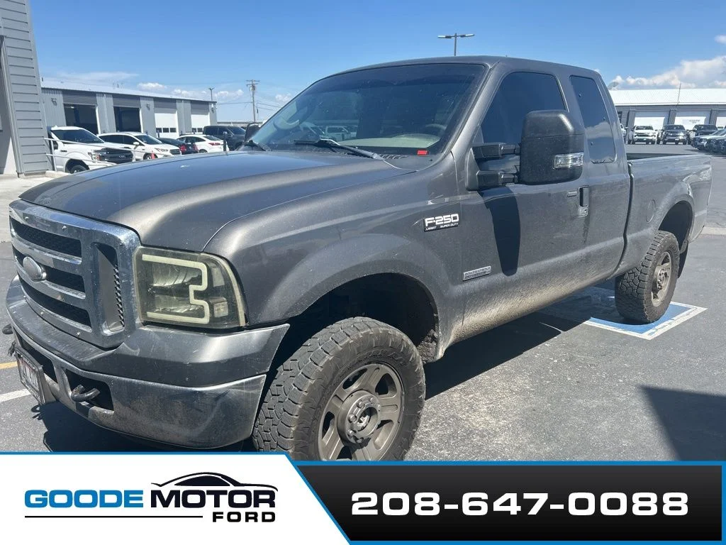 2005 Ford F-250 Lariat 4x4 SuperCab SWB's photo