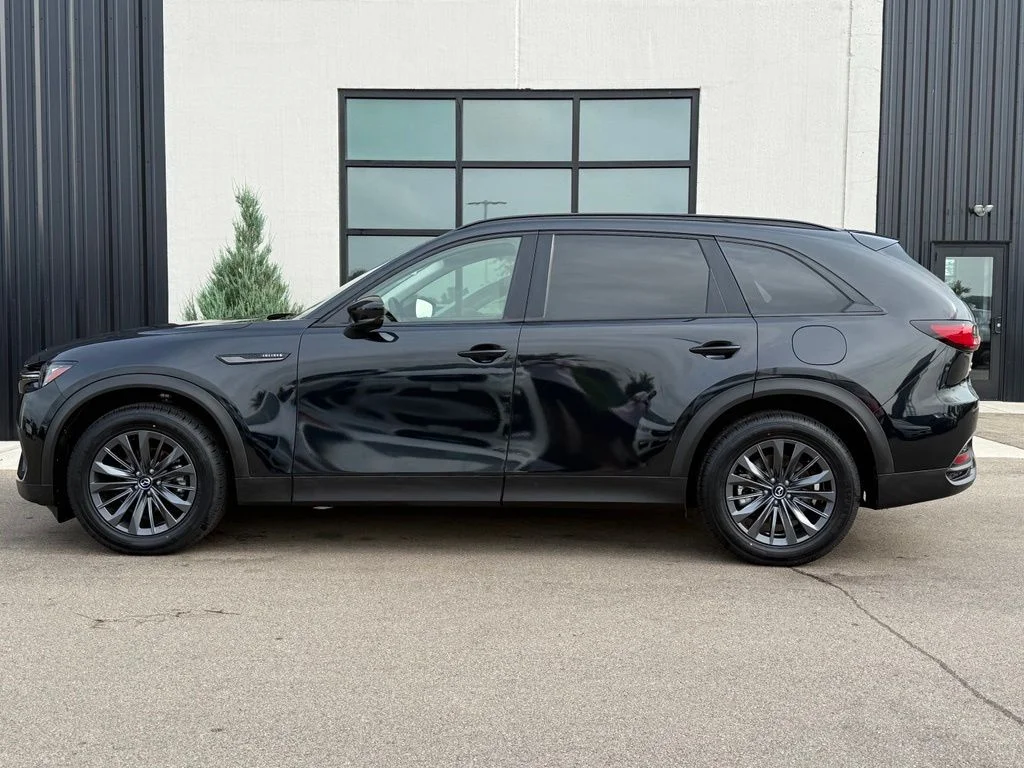 Used 2025 Black Mazda 3.3 Turbo Preferred image 2