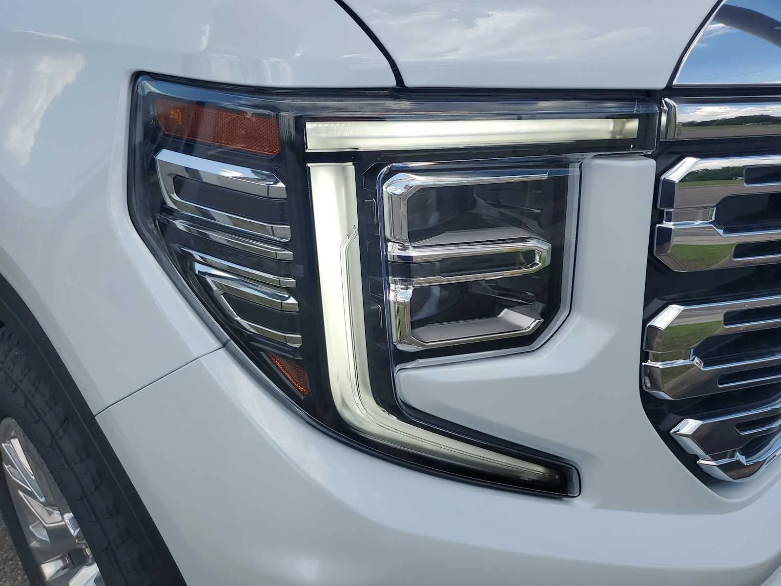 New 2026 Glacier White Tricoat GMC Denali image 24