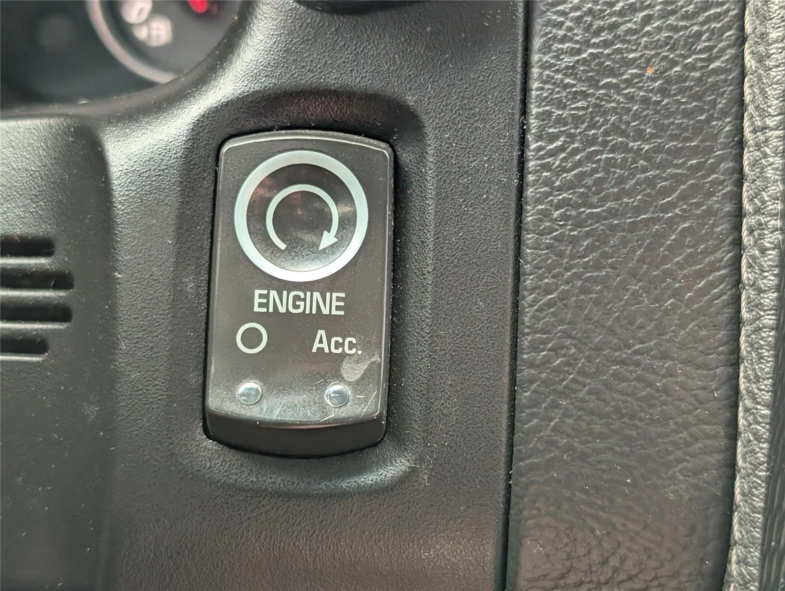 Used 2009 VICTORY RED Chevrolet w/1LT image 18