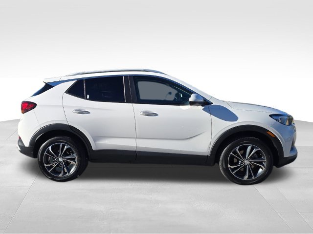 Used 2023 White Buick Select image 6