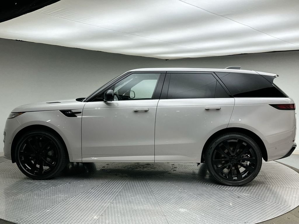New 2026 Borasco Grey Land Rover Dynamic SE image 2