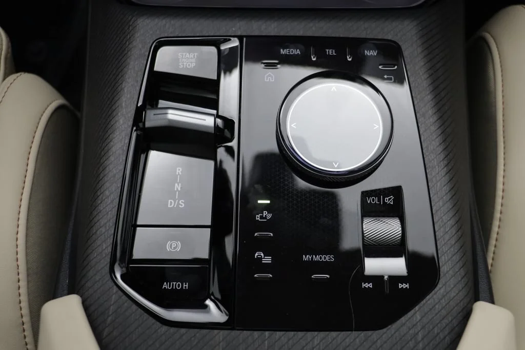 New 2026 MINERAL WHITE BMW 30 xDrive image 12