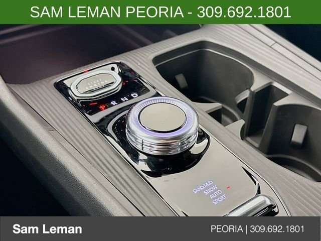 New 2026 Bright White Clear-Coat Exterior Paint Jeep Laredo image 16