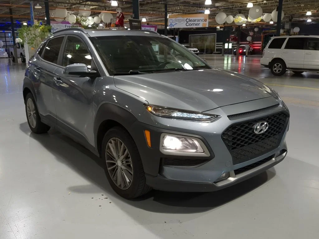 Used 2020 Silver Hyundai SEL Plus image 5