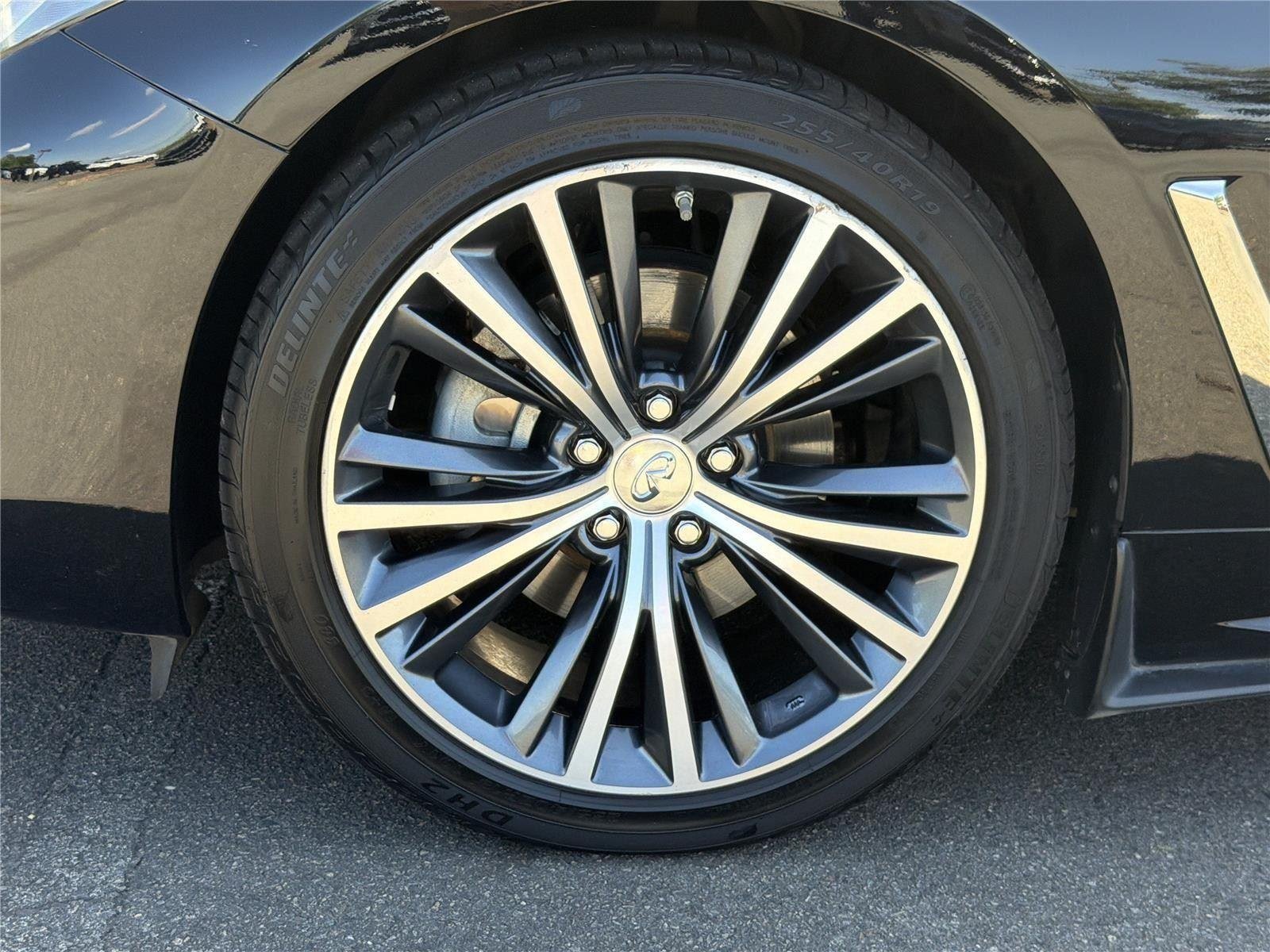 Used 2019 Black Obsidian INFINITI 3.0t LUXE image 28