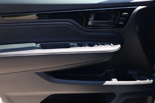 New 2026 Modern Steel Metallic Honda Touring image 11