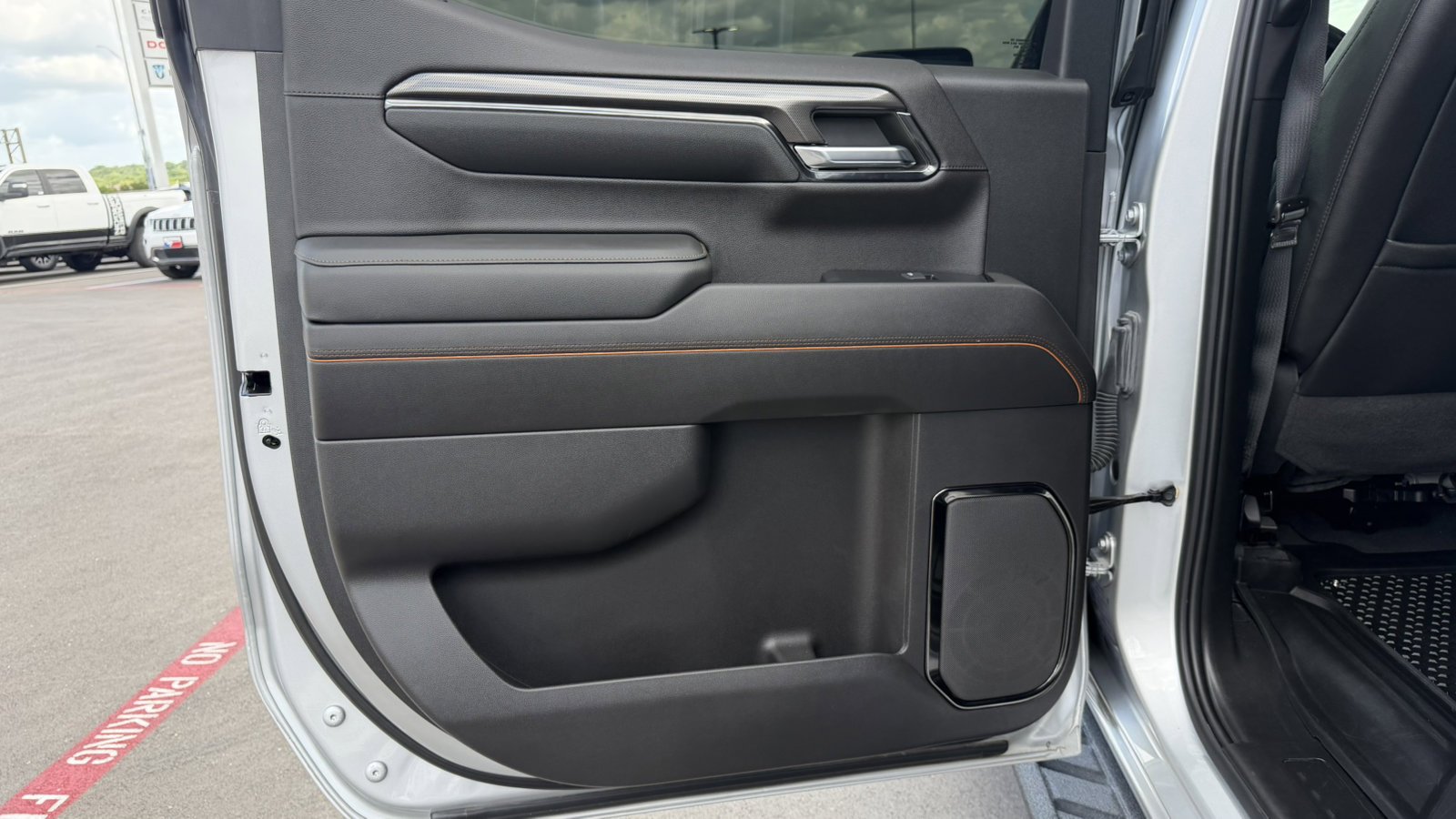 Certified Used 2022 Quicksilver Metallic GMC AT4 image 14