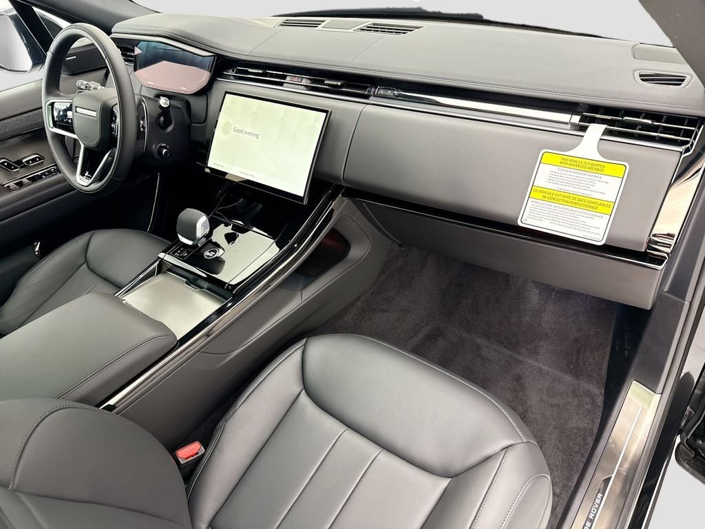 New 2026 Santorini Black LAND ROVER SE image 17