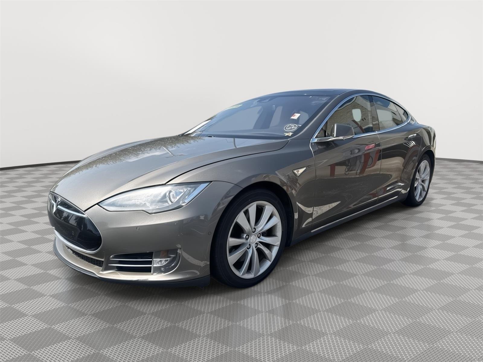 Used 2016 Titanium Metallic Tesla 90D image 9