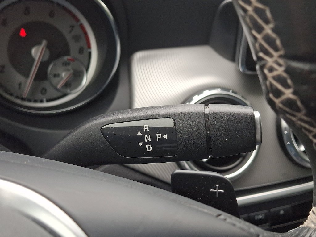 Used 2015  Mercedes-Benz GLA 250 image 15