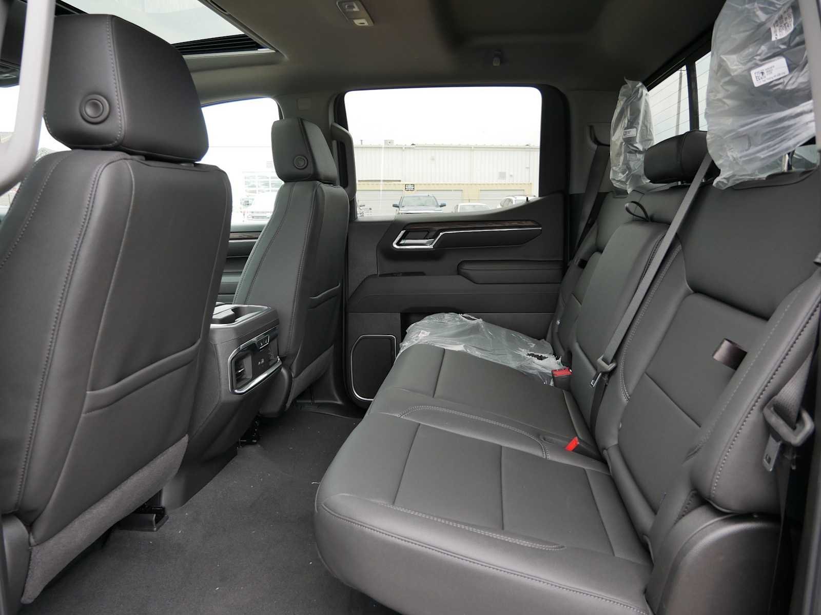 2026 GMC Sierra 1500 SLT - Photo 12