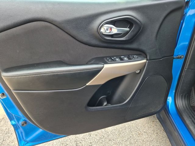 Used 2017 Blue Jeep Sport image 14