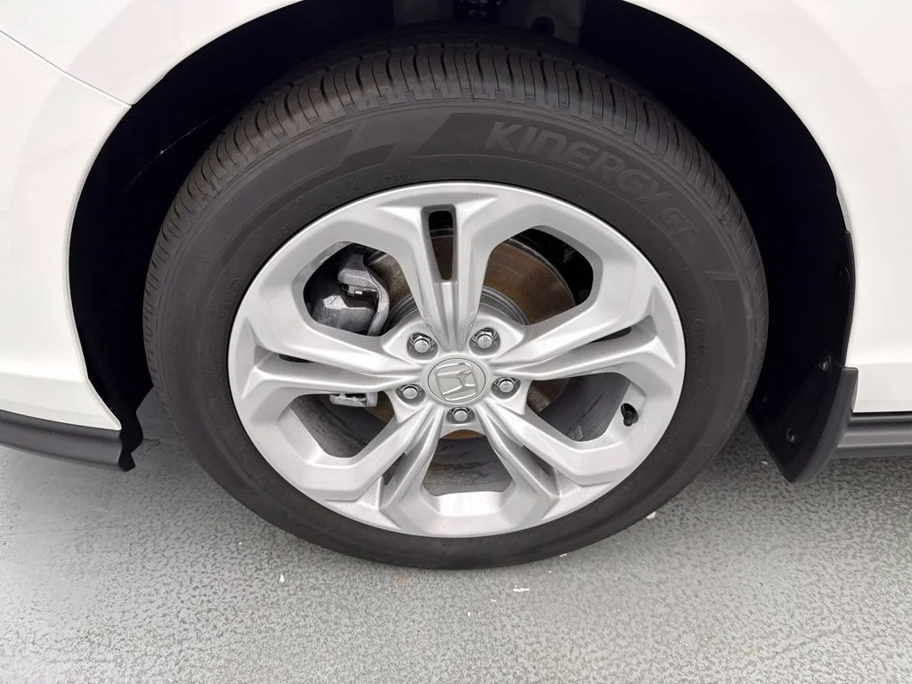 New 2026 Platinum White Pearl Honda LX image 4