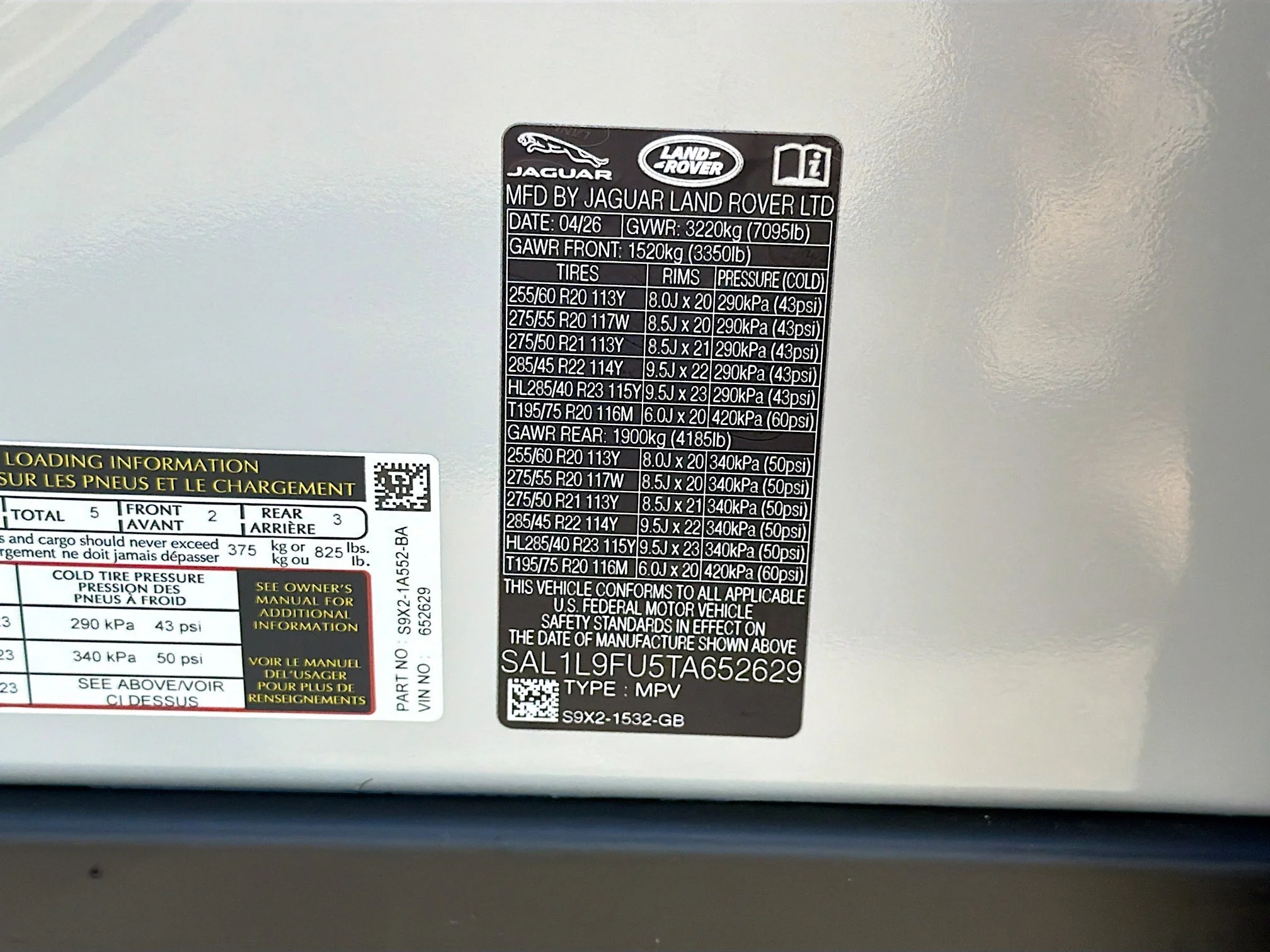 New 2026 Borasco Grey Metallic Land Rover Dynamic SE image 42
