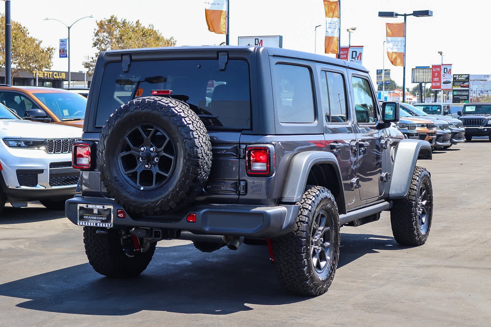 New 2026 Granite Crystal Metallic Clear-Coat Exterior Paint Jeep Willys image 4