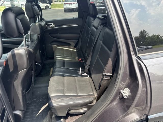 Certified Used 2016 Gray Jeep Limited image 9