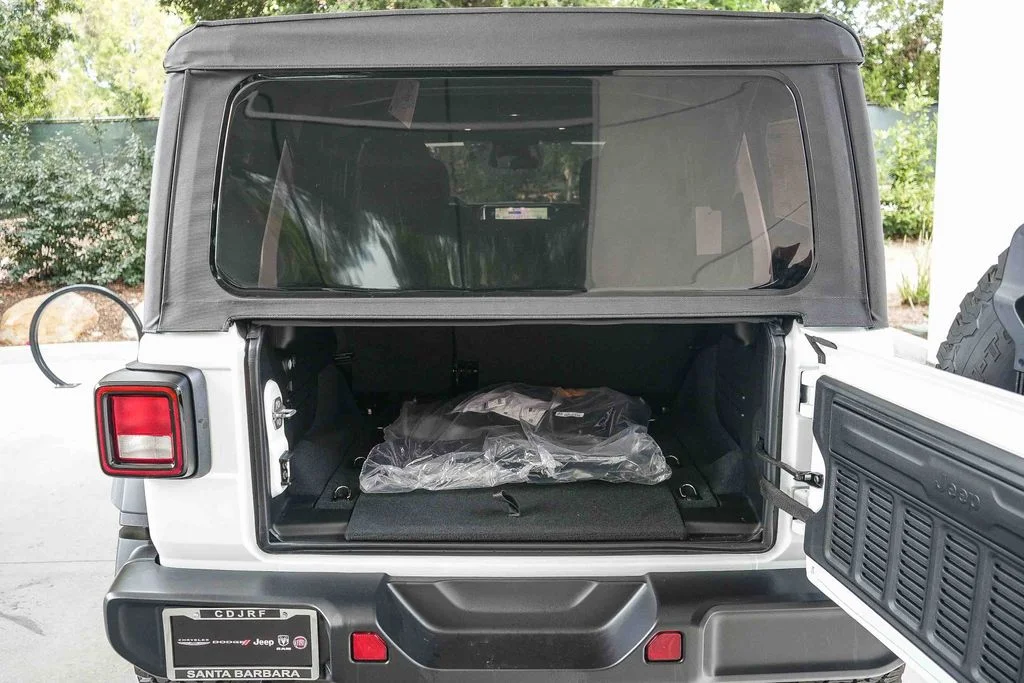 New 2026 Bright White Clear-Coat Exterior Paint Jeep Willys image 24