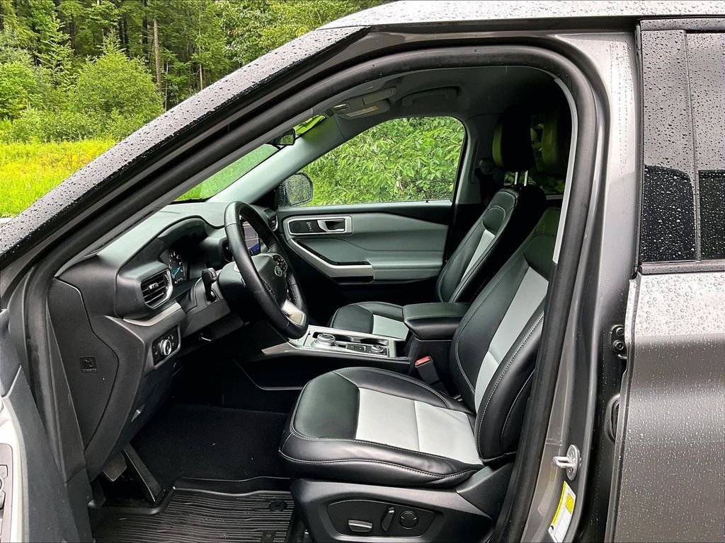 Used 2023 Gray Ford XLT image 7