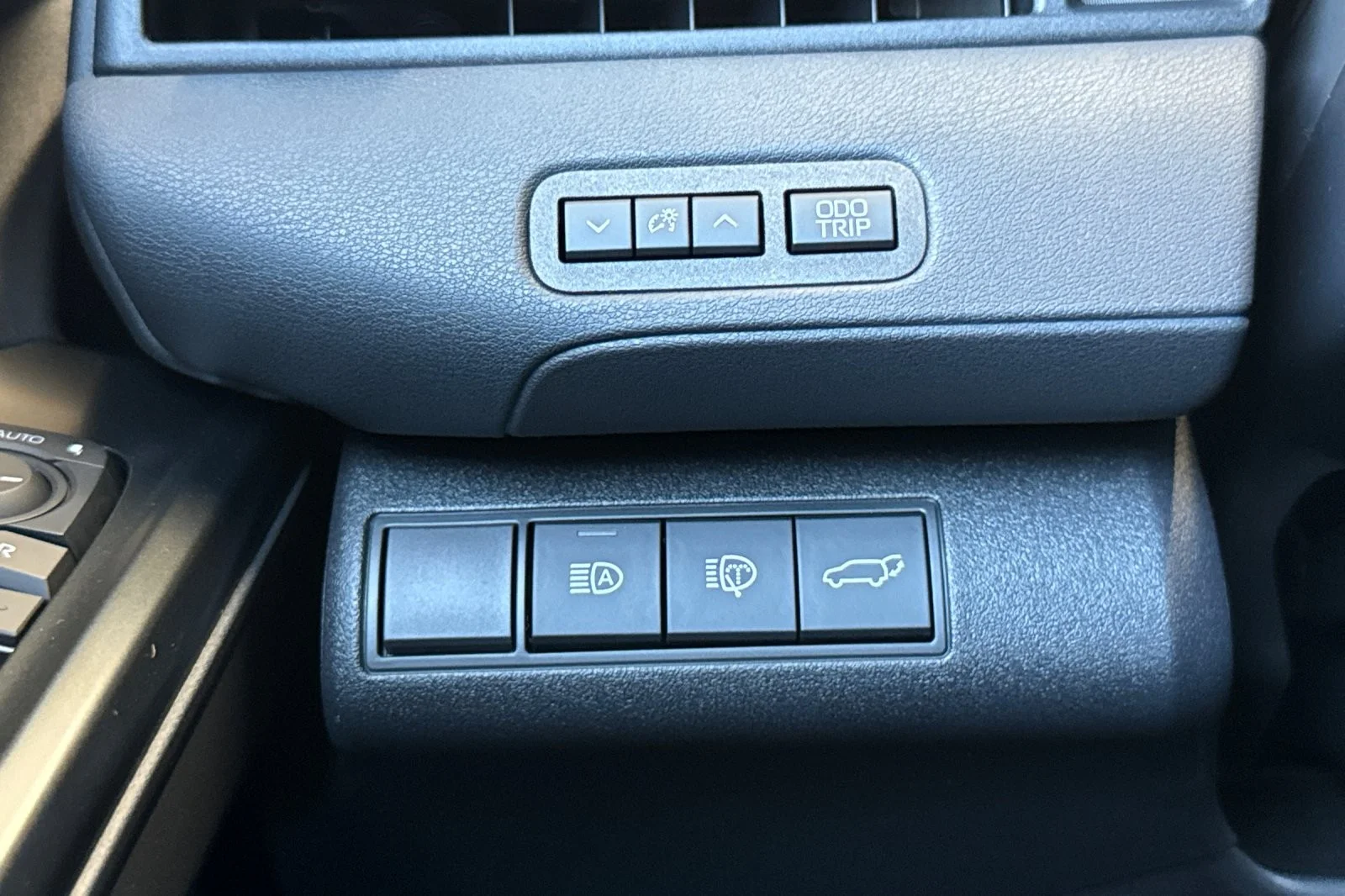 New 2027 Wind Chill Pearl <sup>1</sup> Toyota  XLE image 29