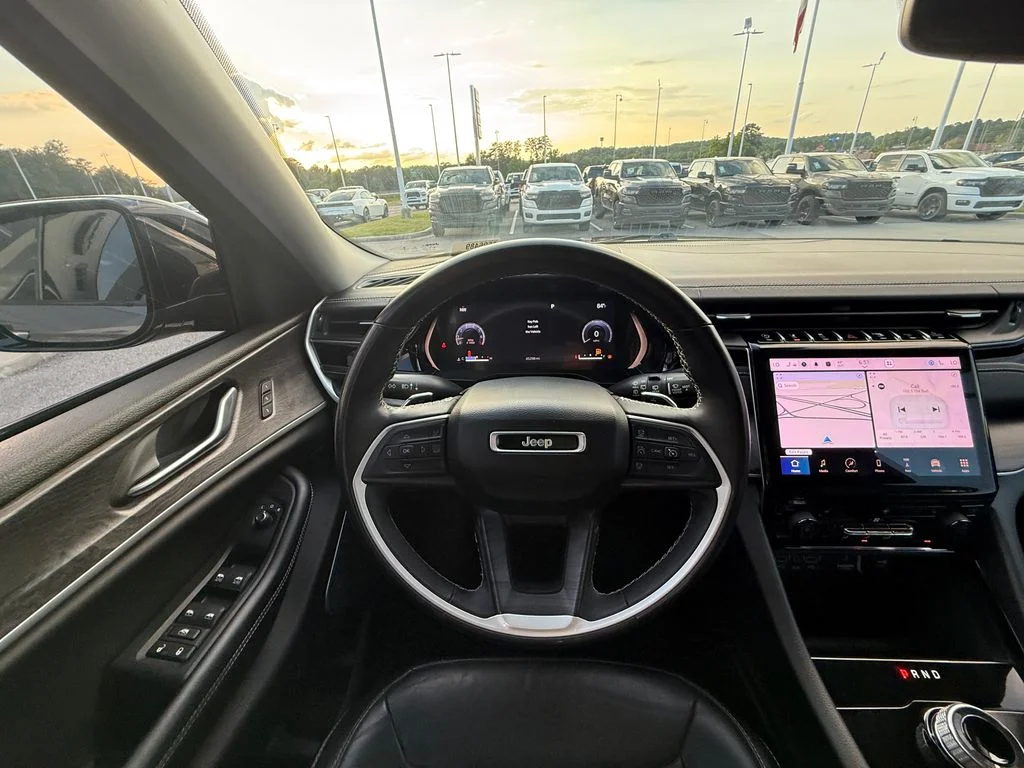 Used 2022 Gray Jeep Limited image 9