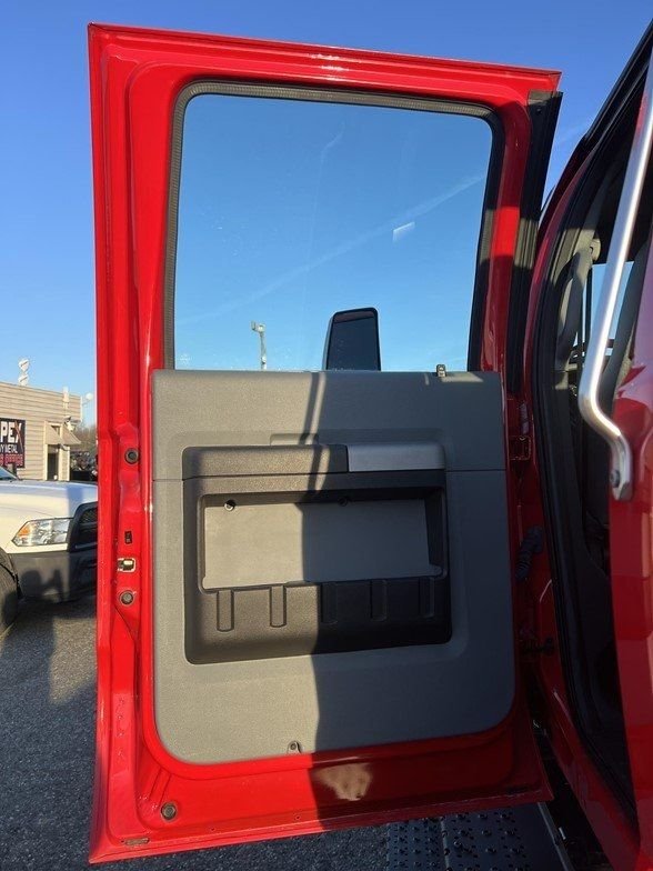 2021 Ford F-650 - Photo 15