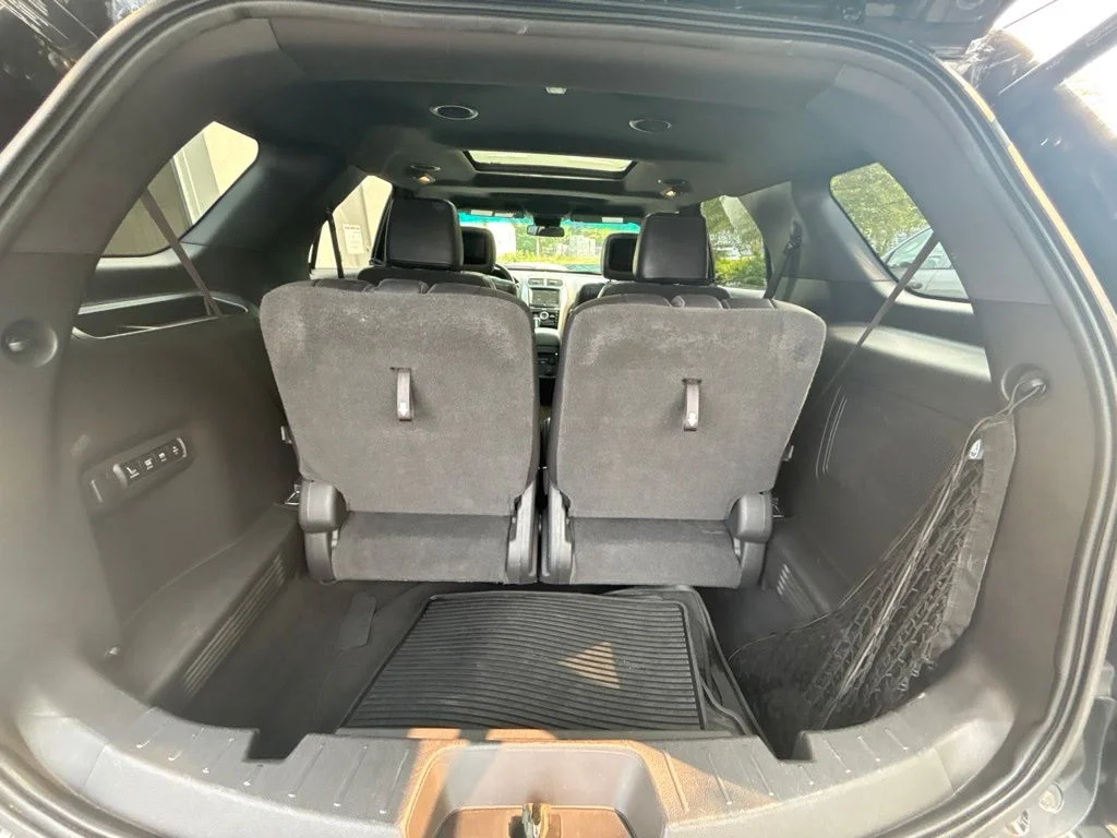 Used 2013 Black Ford Limited image 21