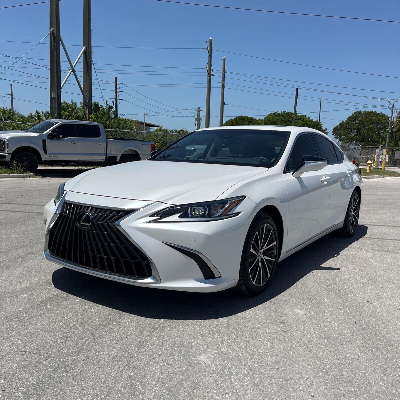 Used 2023 Eminent White Pearl Lexus ES 350 image 2