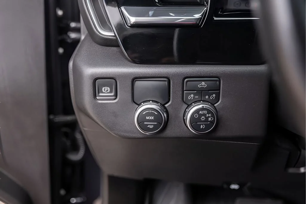 Used 2024 Titanium Rush Metallic GMC Elevation image 18