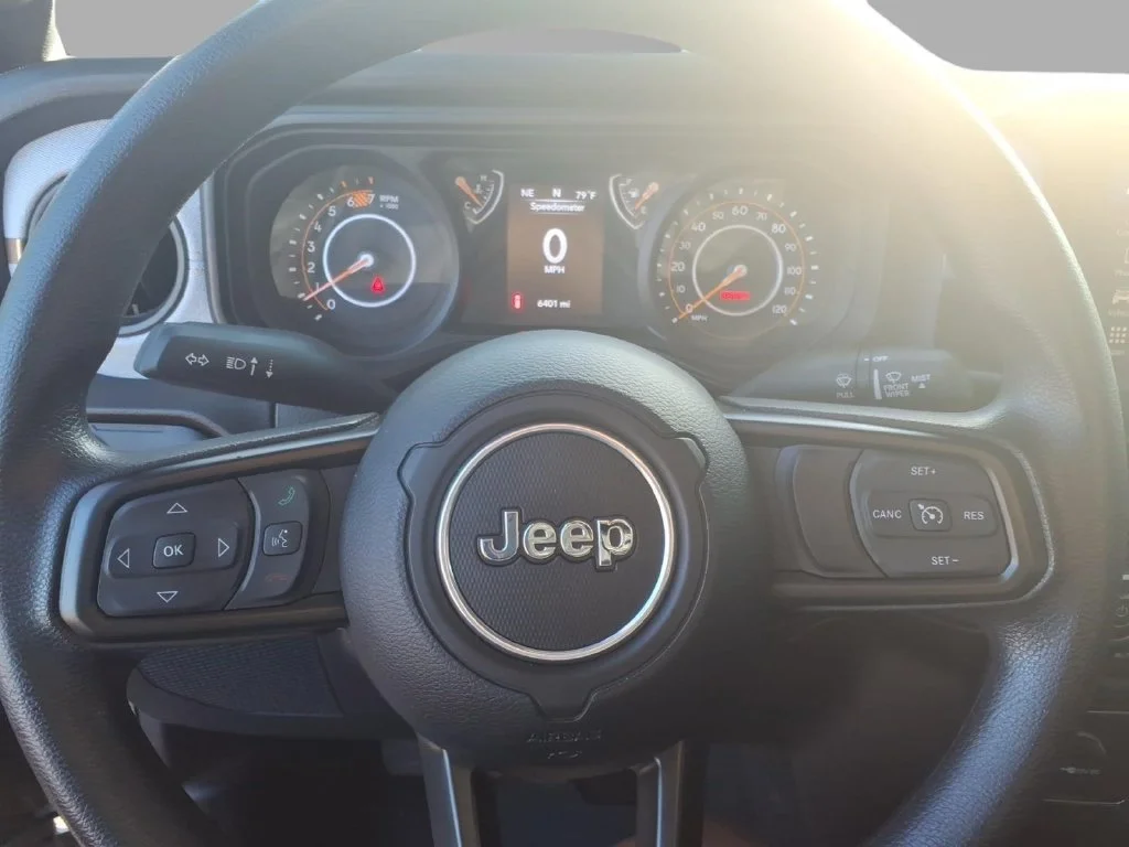 Used 2025 Green Jeep Sport image 24
