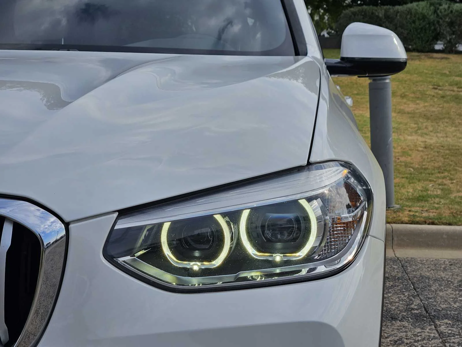 Used 2020 Alpine White BMW sDrive30i image 6