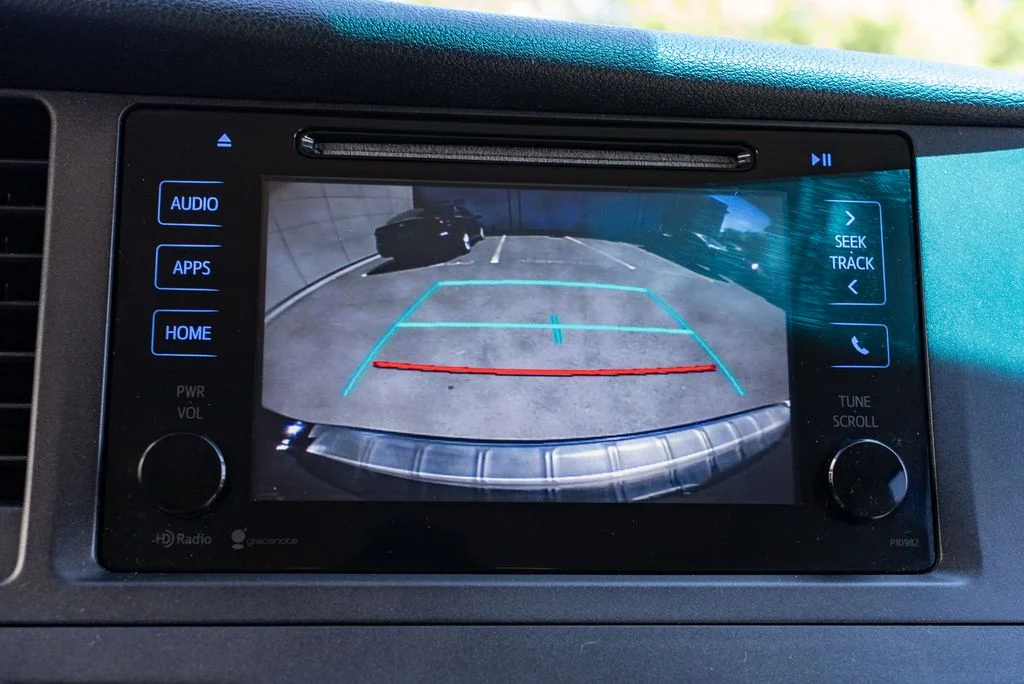 Used 2015 Black Toyota LE image 17