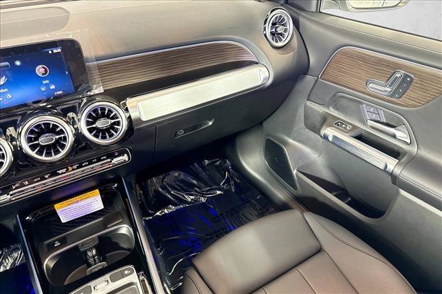 New 2026 Polar White Mercedes-Benz GLB 250 image 51