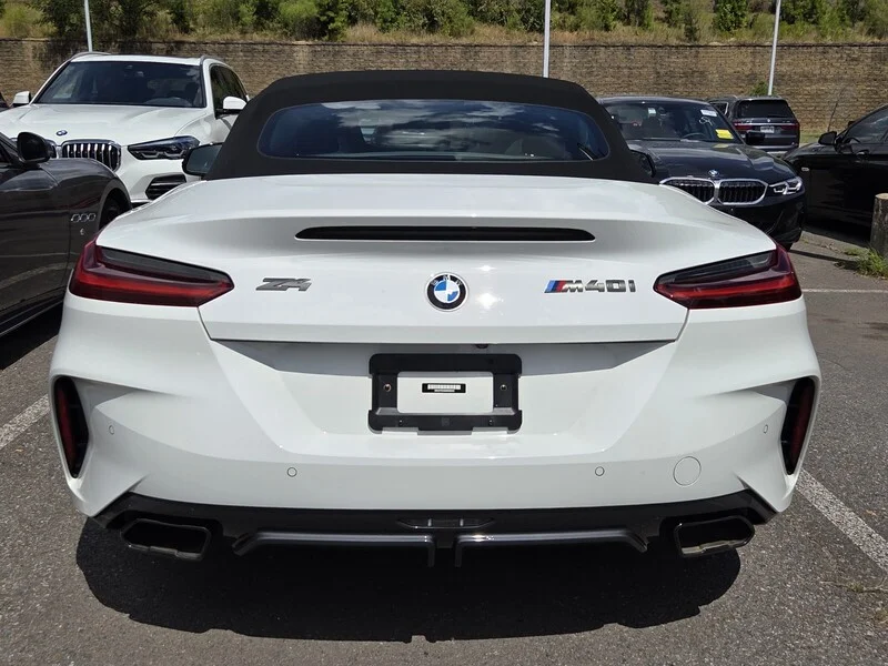 Used 2022 Alpine White BMW SDRIVE M40I image 6