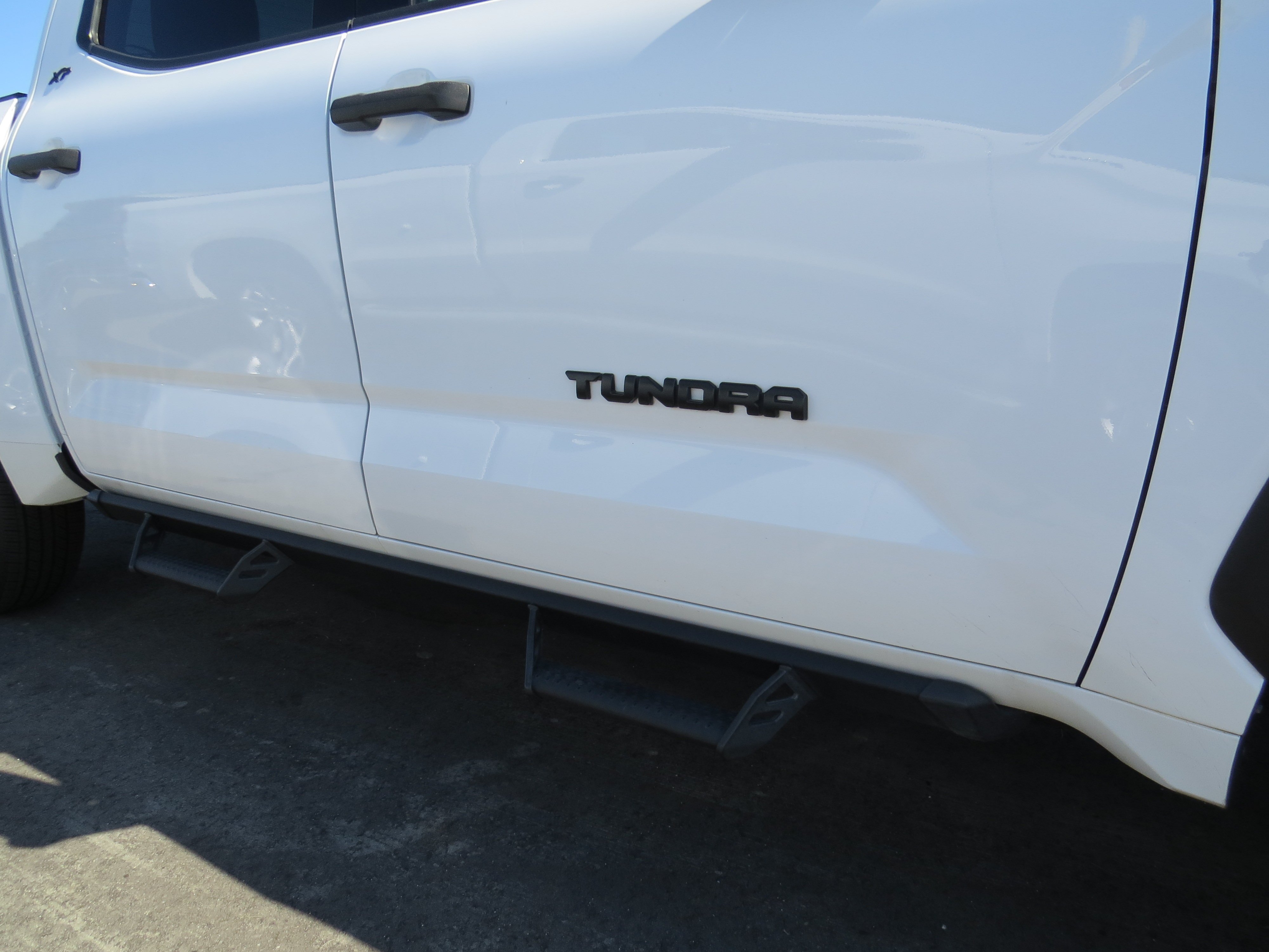 Used 2023  Toyota SR5 image 9
