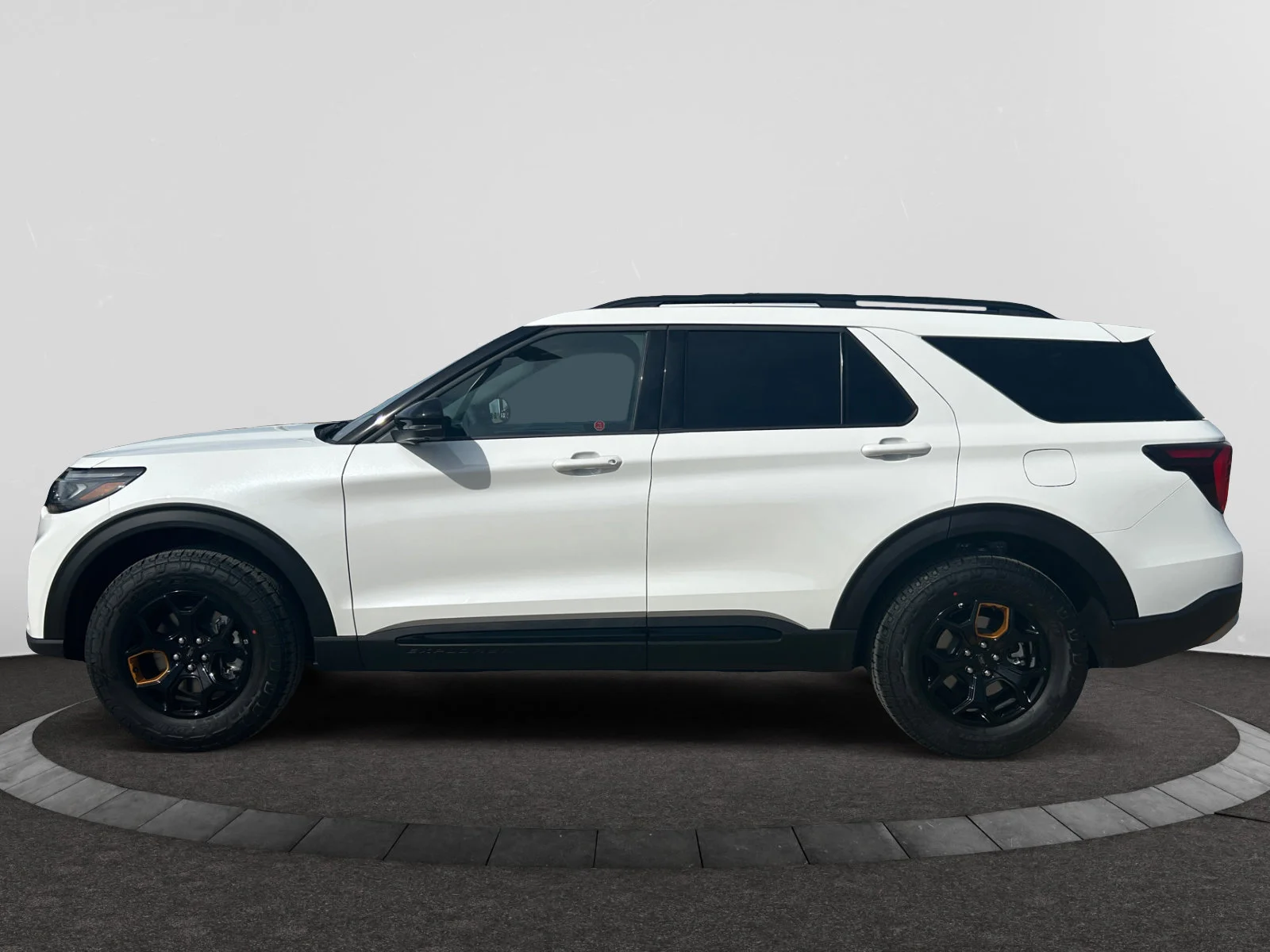 New 2026 Star White Metallic Tri-Coat Ford Tremor image 2
