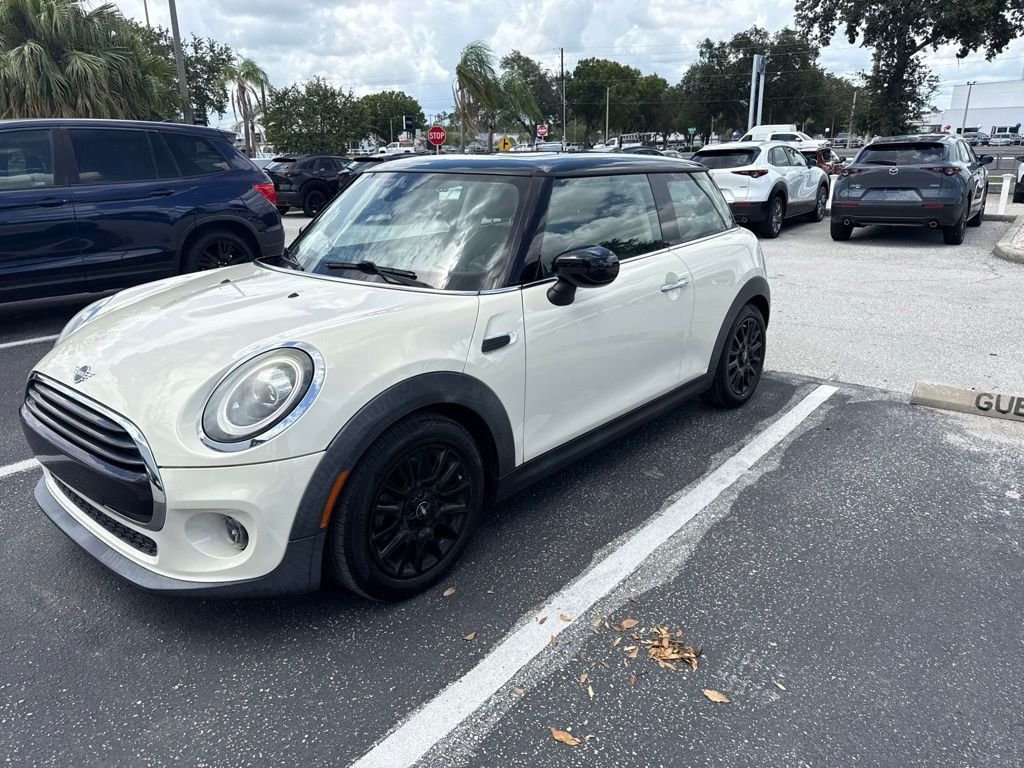 Used 2020 White MINI Classic image 1