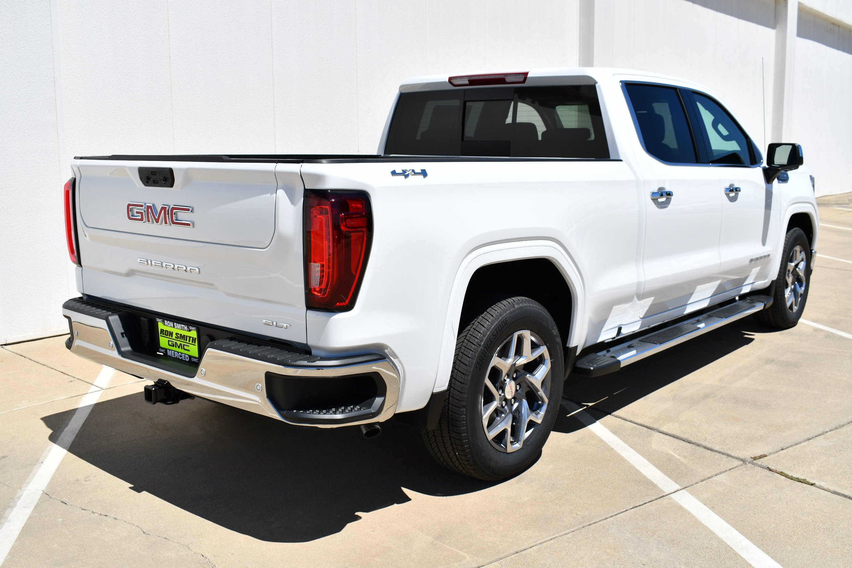 2026 GMC Sierra 1500 SLT - Photo 10
