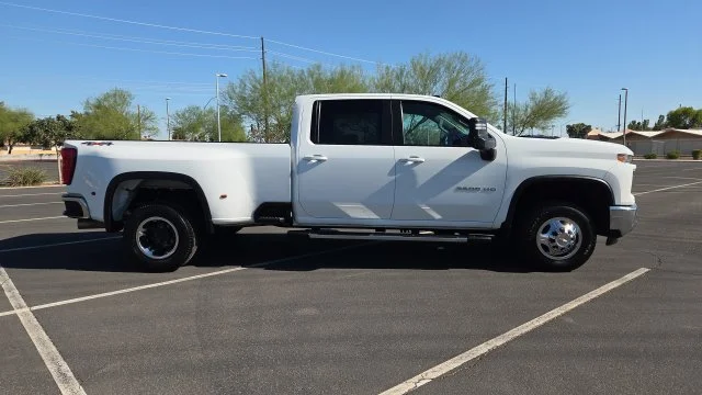 Used 2024 White Chevrolet LT image 8