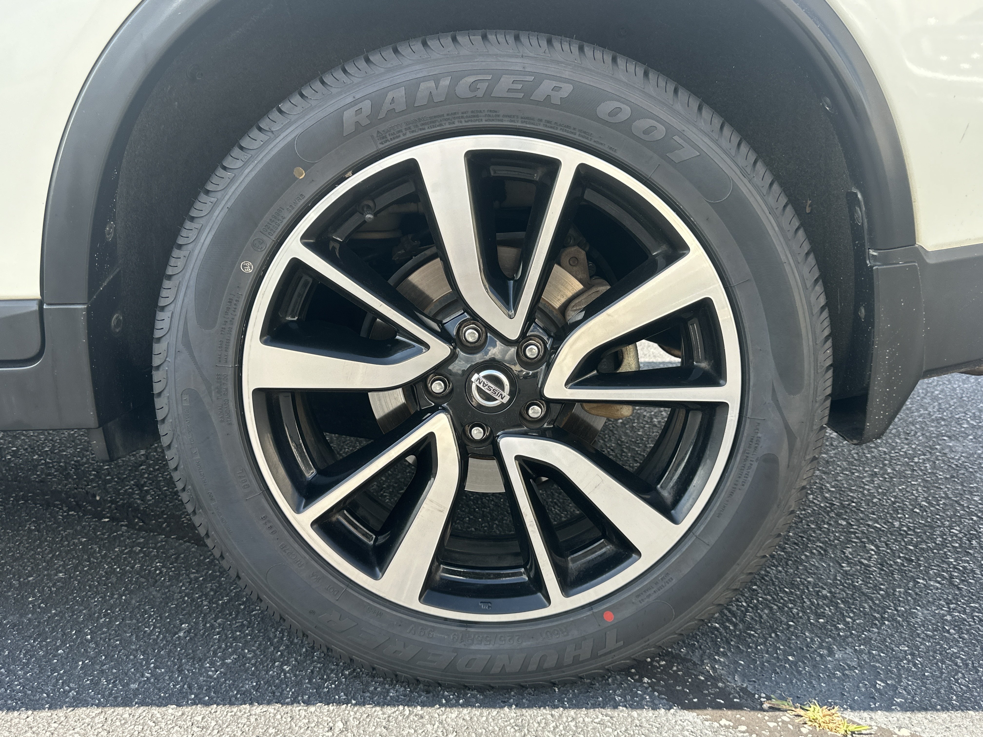 Used 2019 Pearl White Tricoat Nissan SL image 20