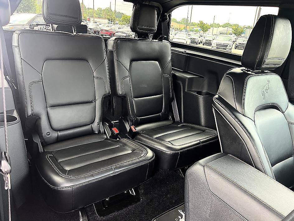 Used 2025 Shadow Black Ford Badlands image 16
