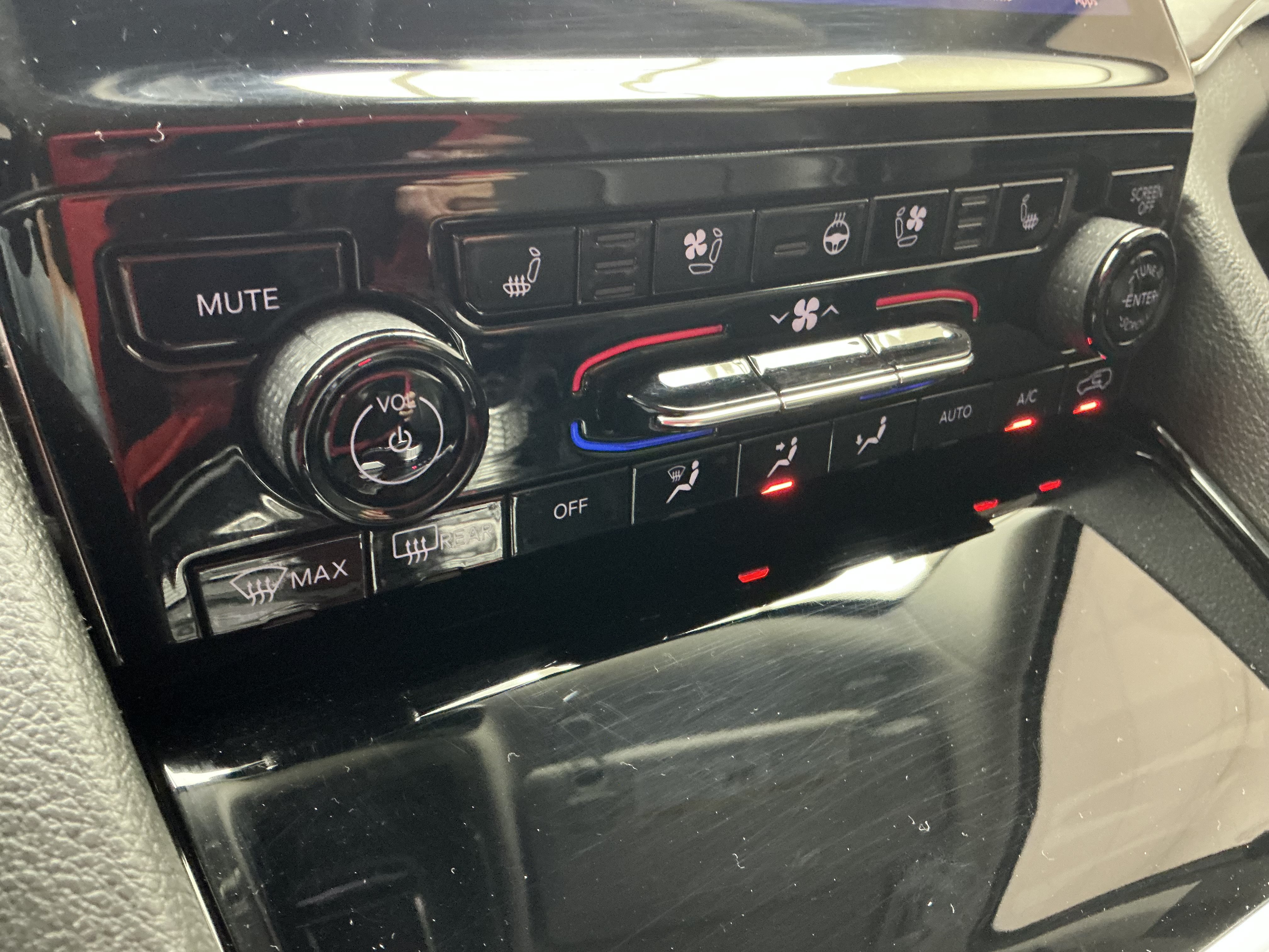 Used 2022 Velvet Red Pearlcoat Jeep Limited image 12
