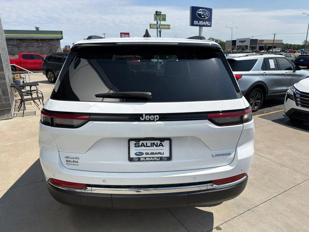 Used 2025 White Jeep Laredo image 5