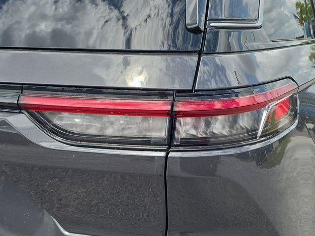 New 2026 Baltic Gray Metallic Clear-Coat Exterior Paint Jeep Limited image 8