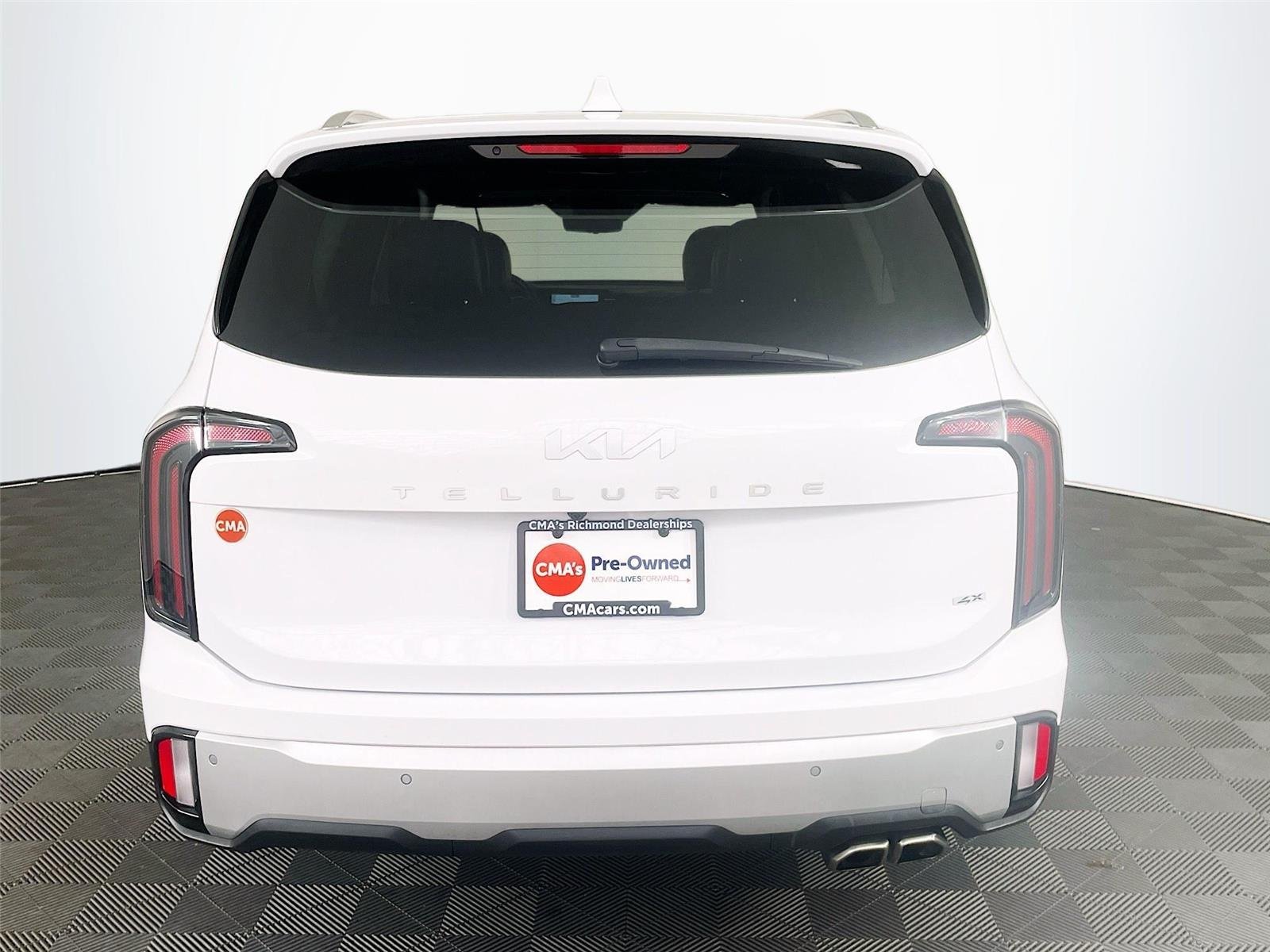 Used 2024 Glacial White Pearl Kia SX-Prestige image 9